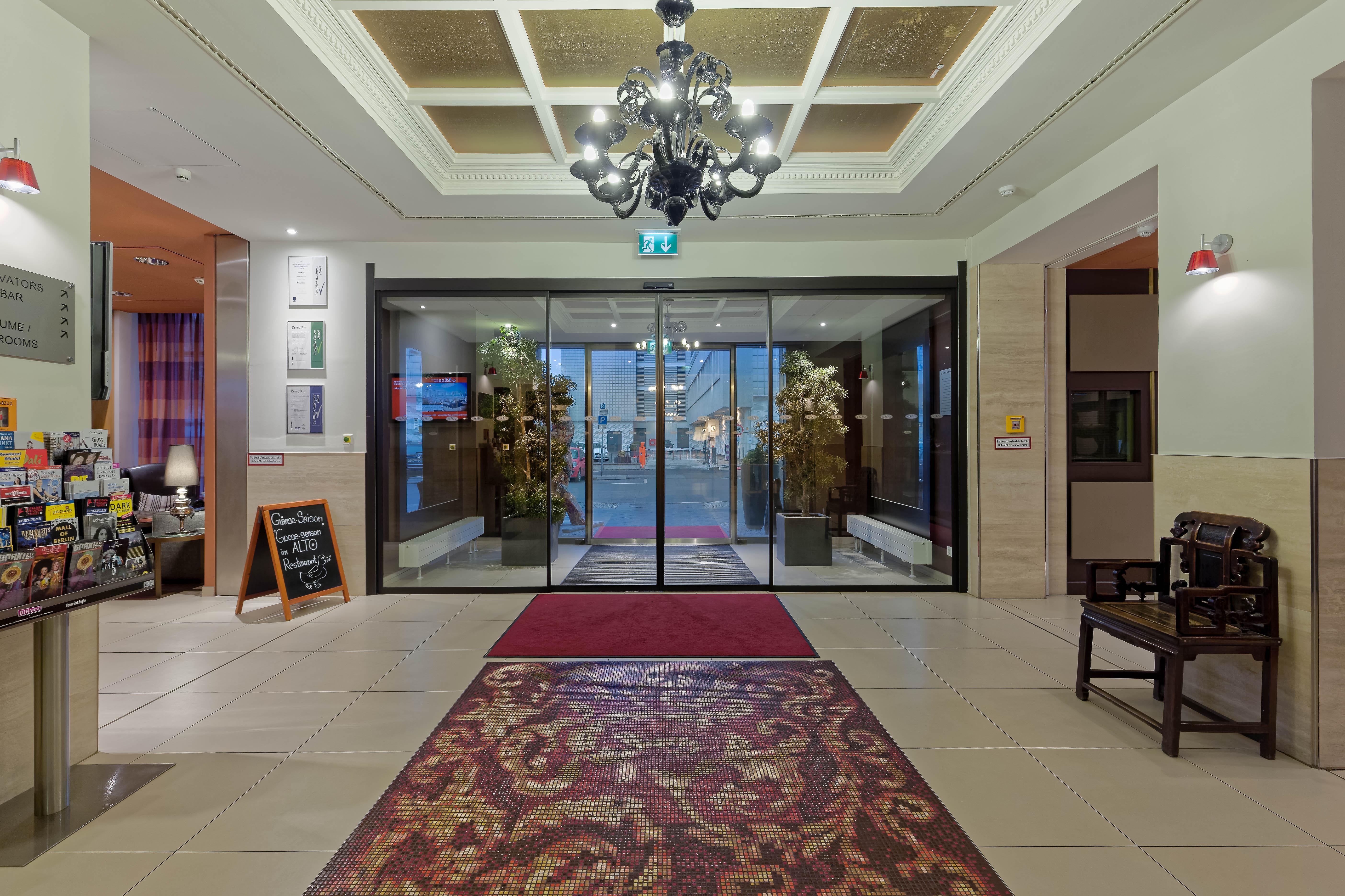 Adina Apartment Hotel Berlin Checkpoint Charlie Ngoại thất bức ảnh